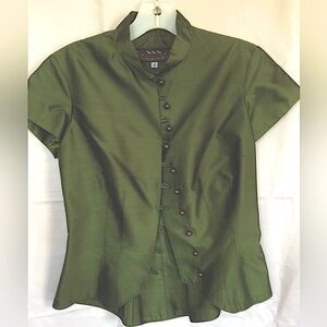 Chic raw silk woodland green cap sleeve top Sz 0-2 labels reads 4 in error